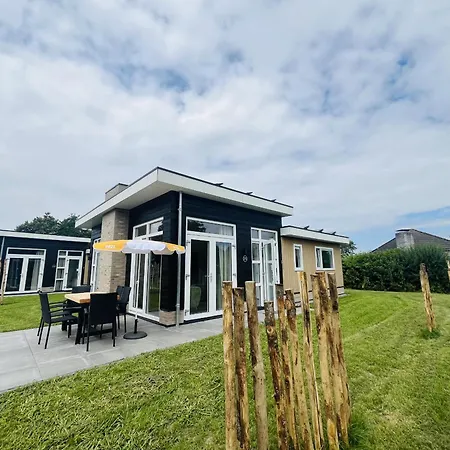 Prázdninový dům Bungalowpark De Horn - Floresta 215 *